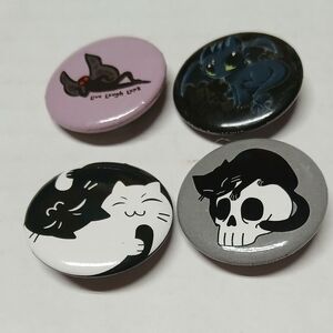 Hot Topic Pin Button Lot Kawaii Goth Black Cat Yin Yang Skull Mothman Toothless